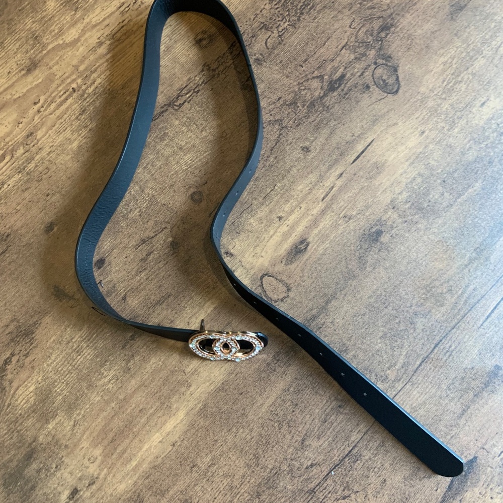 Women’s Rhinestone Belt - Picture 3 of 5